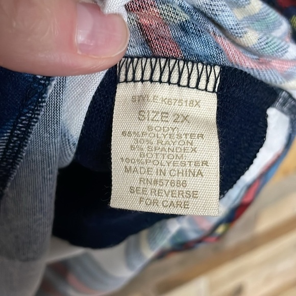 Paper + Tee size 2X navy color terrycloth hoodie with plaid bottom button detail - Picture 6 of 9